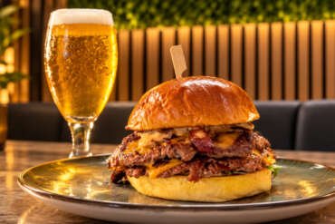 Smash burgers en Tenerife: qué las hace diferentes y dónde probarlas en Puerto de la Cruz